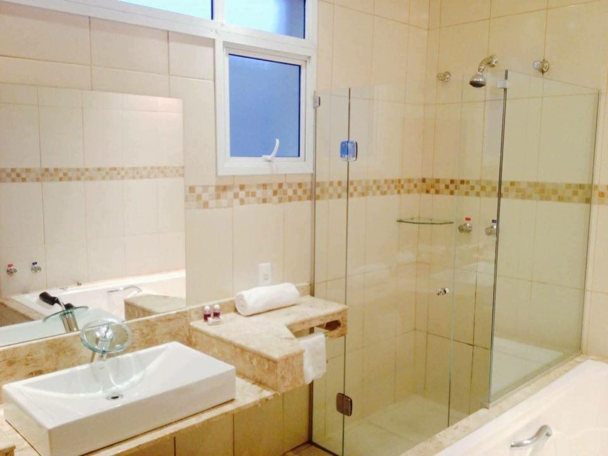 Habitat Hotel Пірасунунґа Екстер'єр фото