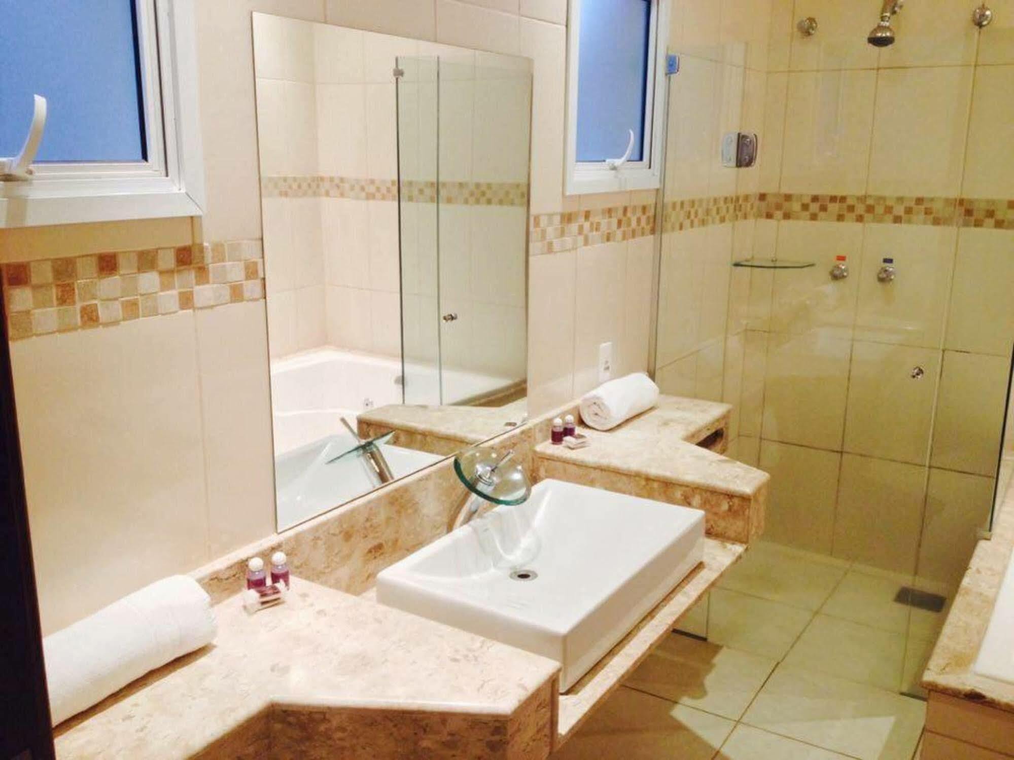 Habitat Hotel Пірасунунґа Екстер'єр фото